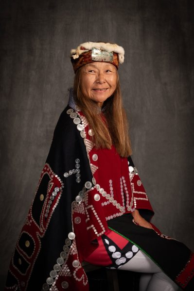 In regalia sg